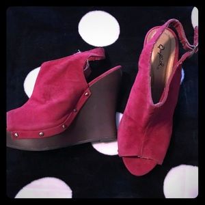 Qupid red suede wedges